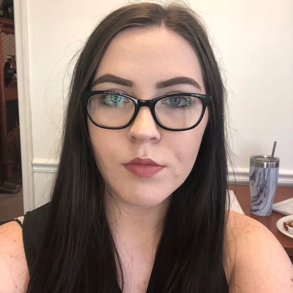 Meet your Posher, Kelli - Picture 1 of 1